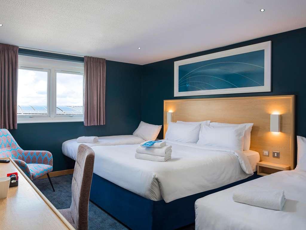 Travelodge Cheltenham Rum bild