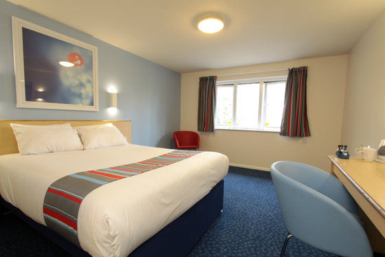 Travelodge Cheltenham Rum bild