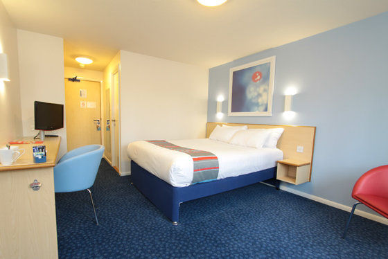 Travelodge Cheltenham Rum bild
