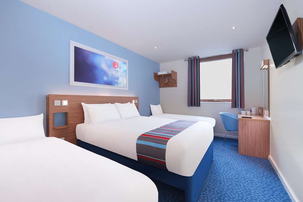 Travelodge Cheltenham Rum bild