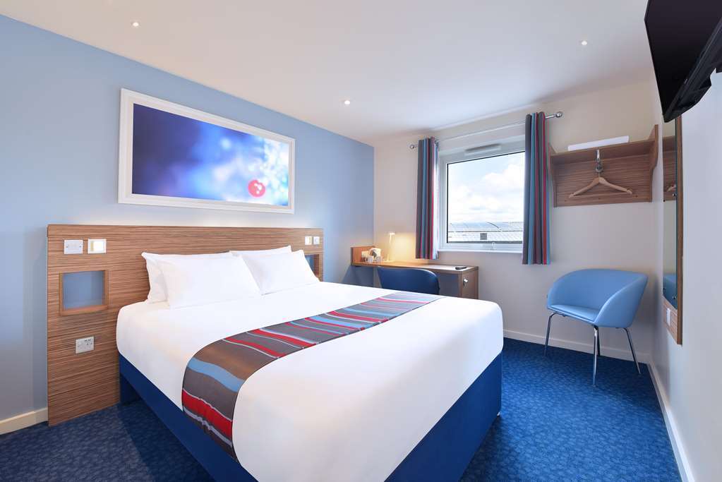 Travelodge Cheltenham Rum bild