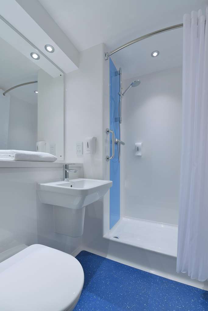 Travelodge Cheltenham Rum bild